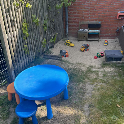 Sandkiste , Esstisch